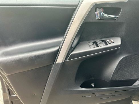 Used 2018 Toyota RAV4 XLE image 8