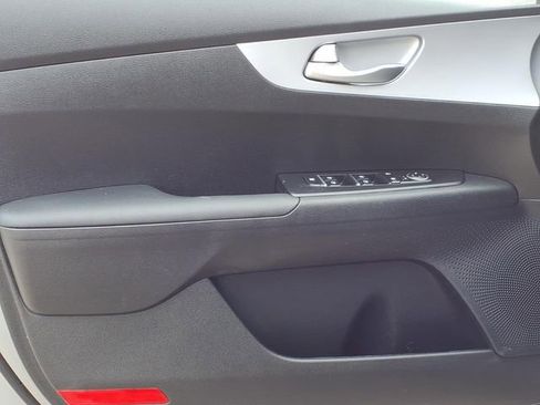 Used 2024 Kia Forte LXS w/ LXS Technology Package FWD image 9
