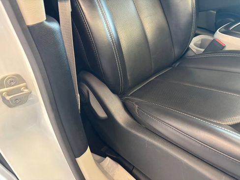 Used 2023 Chrysler Pacifica Touring-L FWD image 20
