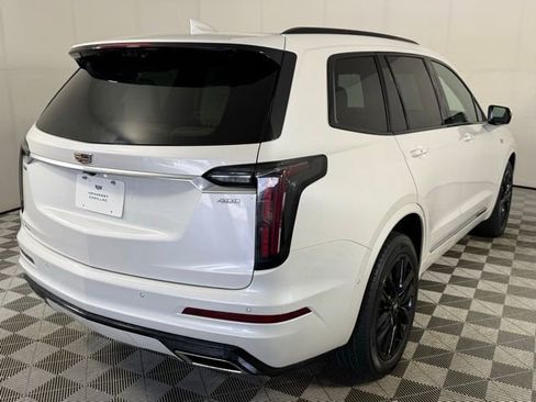 Used 2022 Cadillac XT6 Sport w/ Technology Package AWD/4WD image 8