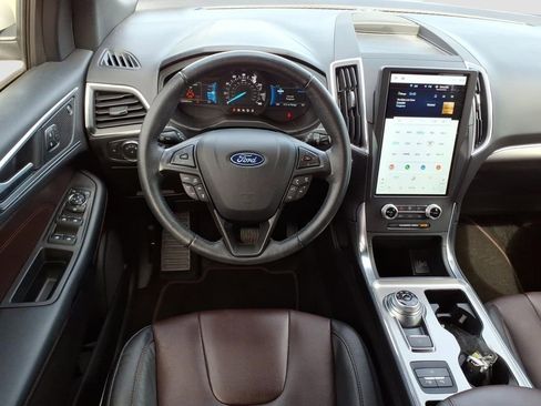 Used 2022 Ford Edge Titanium w/ Equipment Group 301A AWD/4WD image 9