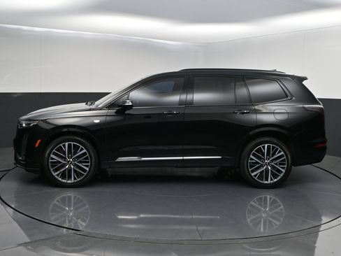 Used 2024 Cadillac XT6 Sport w/ Technology Package AWD/4WD image 4