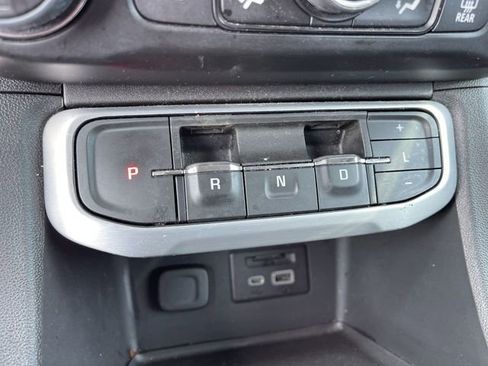 Used 2023 GMC Acadia SLT image 20