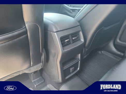 Used 2019 Ford Edge SEL w/ Equipment Group 201A AWD/4WD image 31