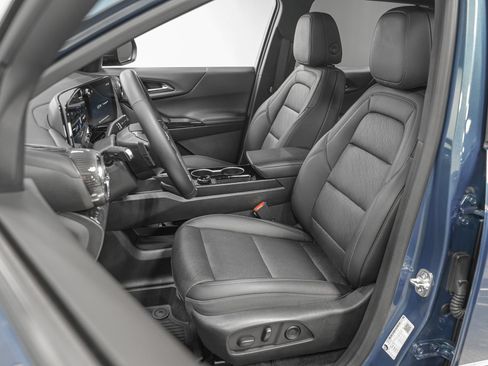 Used 2026 Chevrolet Equinox LT w/ Convenience Package II FWD image 16