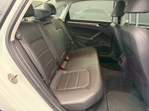 Used 2018 Volkswagen Passat 2.0T SE image 54