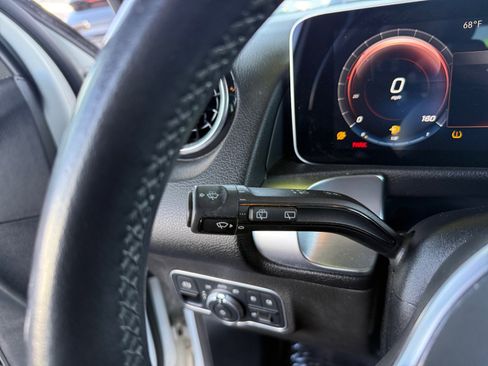 Used 2021 Mercedes-Benz GLB 250 w/ Premium Package image 20