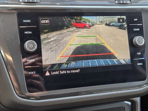 Certified 2023 Volkswagen Tiguan SE FWD image 23