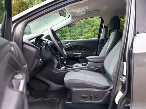 Used 2017 Ford Escape SE AWD/4WD image 16