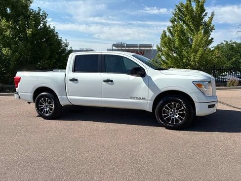 Used 2024 Nissan Titan SV AWD/4WD image 12