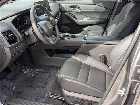 Certified 2025 Nissan Rogue SL w/ SL Premium Package FWD image 17