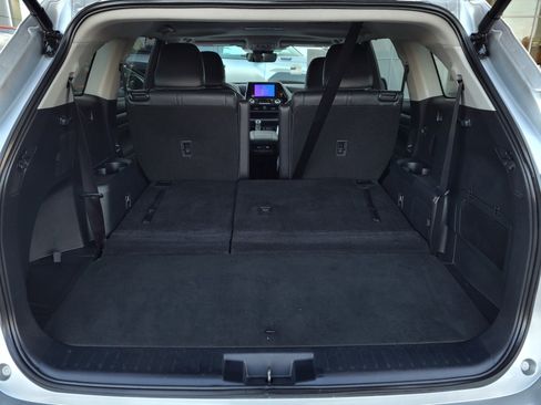 Certified 2024 Toyota Highlander XLE image 27