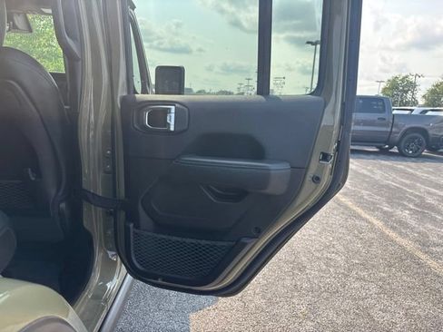 Used 2025 Jeep Wrangler Unlimited Rubicon 4xe AWD/4WD image 23