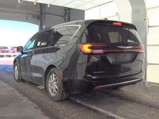 Used 2024 Chrysler Pacifica Touring-L video 3