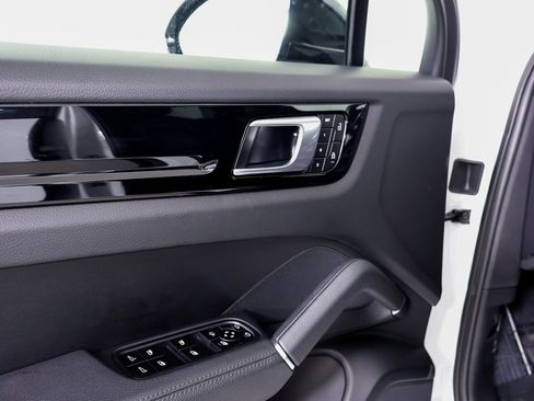 Certified 2022 Porsche Cayenne image 20