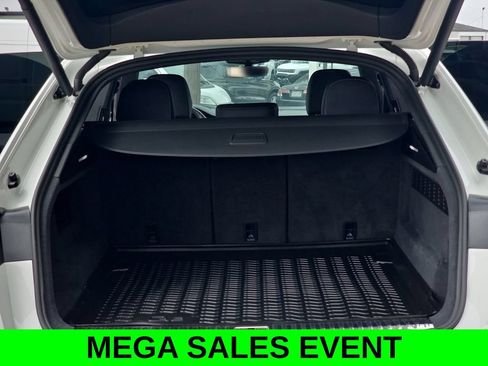 Used 2019 Audi Q8 Premium Plus w/ Premium Plus AWD/4WD image 12