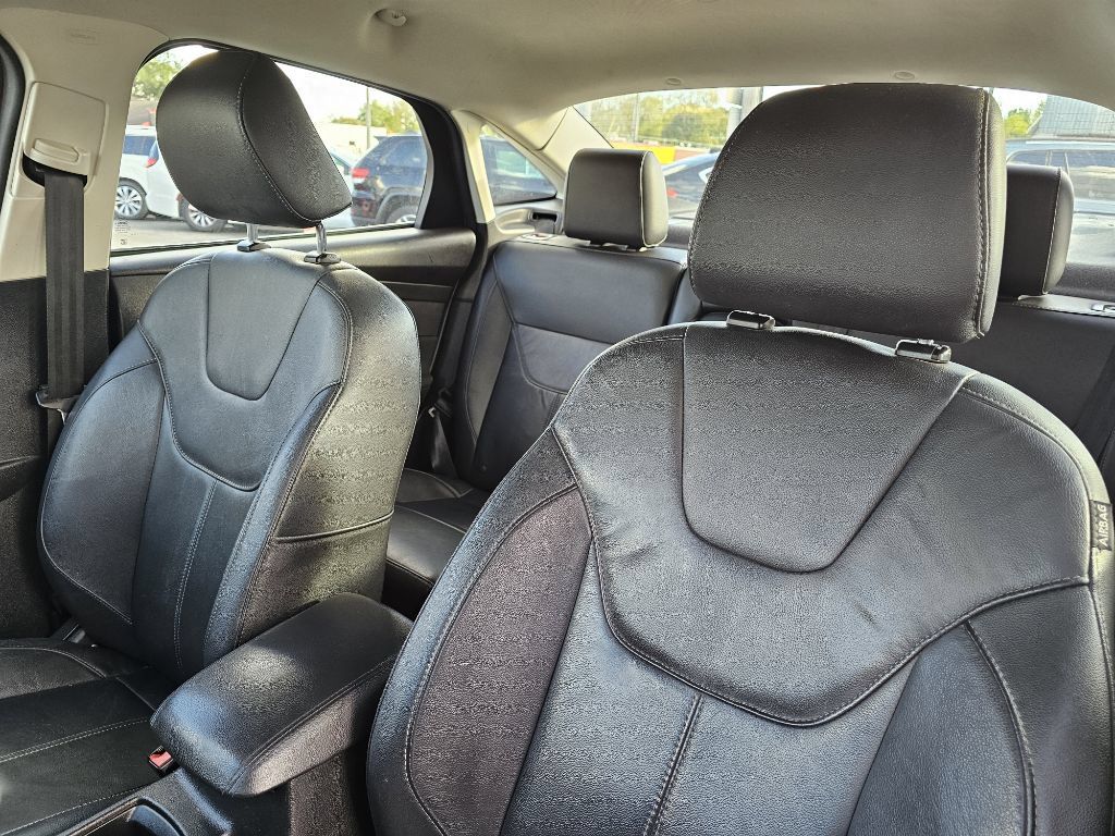 Used 2016 Ford Focus SE w/ Equipment Group 201A FWD image 22