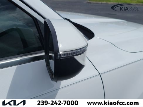 Certified 2022 Kia Telluride S FWD image 8