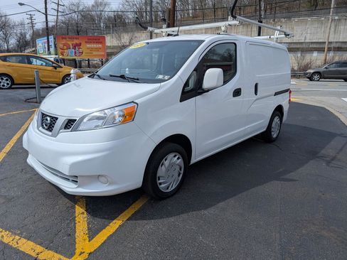 Used 2021 Nissan NV200 SV w/ Sliding Door Glass Package image 3