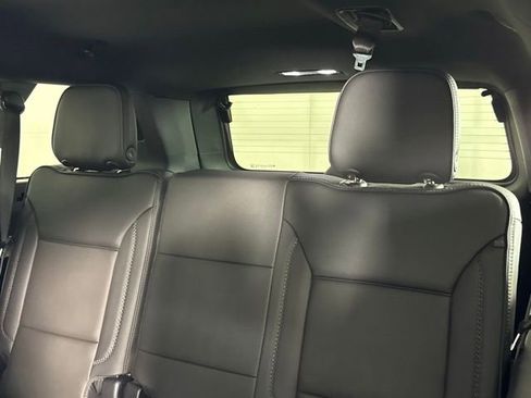 Used 2025 GMC Yukon XL Denali w/ Sun & Power Step Package image 23