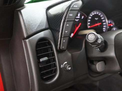 Used 2006 Chevrolet Corvette Convertible w/ Preferred Equipment Group RWD image 31