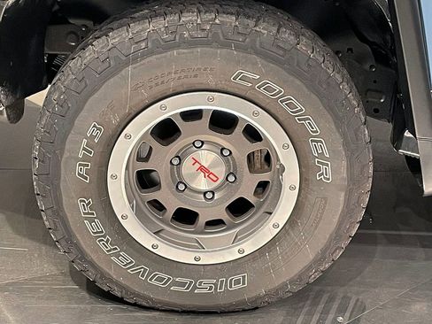 Used 2014 Toyota FJ Cruiser 4WD image 36