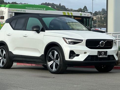 Certified 2023 Volvo XC40 Recharge Plus image 10