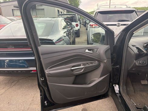 Used 2018 Ford Escape SEL w/ Ford Safe & Smart Package AWD/4WD image 16