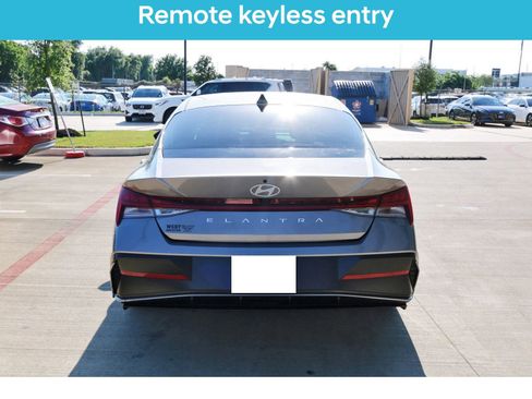 Certified 2024 Hyundai Elantra SEL w/ Convenience Package FWD image 8