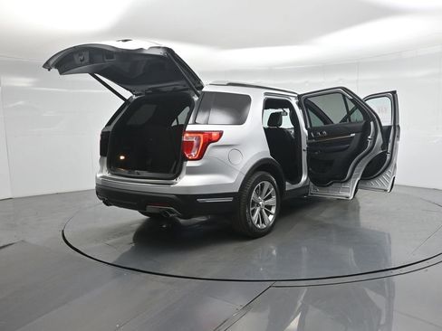 Certified 2018 Ford Explorer Limited image 6