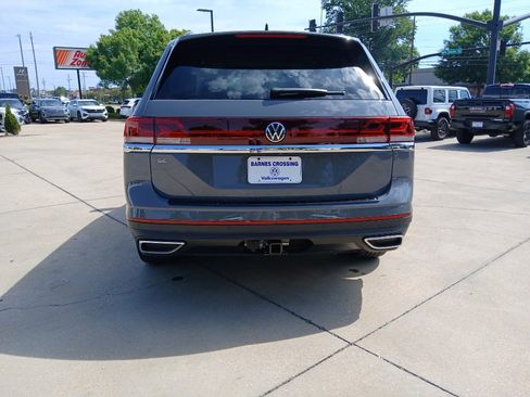 New 2026 Volkswagen Atlas SE FWD image 6