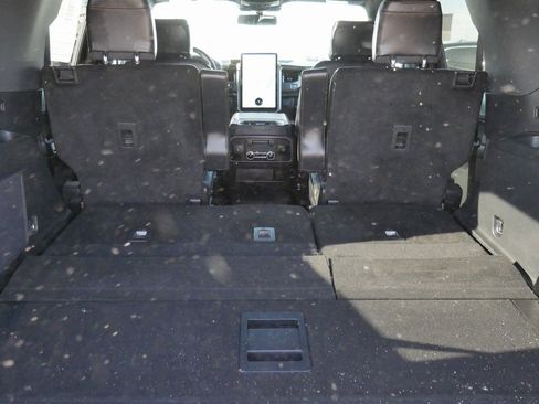 Used 2024 Ford Expedition Platinum image 20