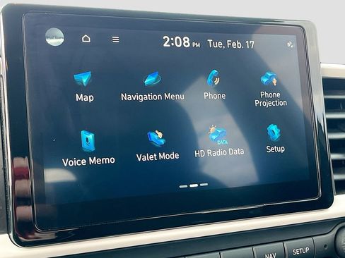 Used 2023 Hyundai Venue Limited image 15