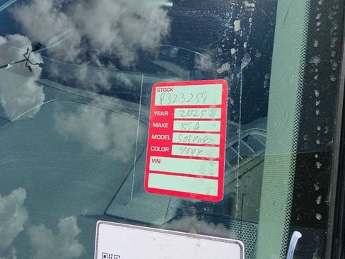 Certified 2025 Kia Sorento S FWD image 9