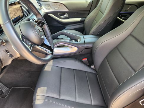 Certified 2025 Mercedes-Benz GLS 450 4MATIC image 6