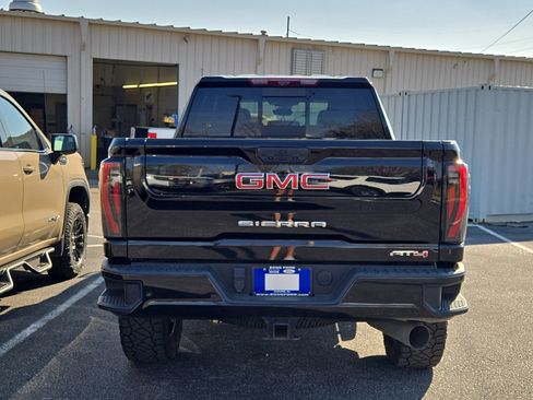 Used 2024 GMC Sierra 2500 AT4 w/ AT4 Premium Plus Package image 9