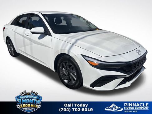 Used 2024 Hyundai Elantra SEL FWD image 1
