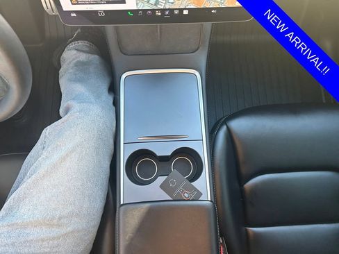 Used 2022 Tesla Model Y Performance AWD/4WD image 18