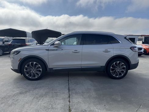 Used 2022 Lincoln Nautilus Reserve w/ Equipment Group 201A image 16