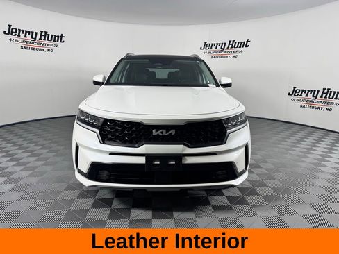 Used 2023 Kia Sorento EX w/ Panoramic Sunroof Package image 4