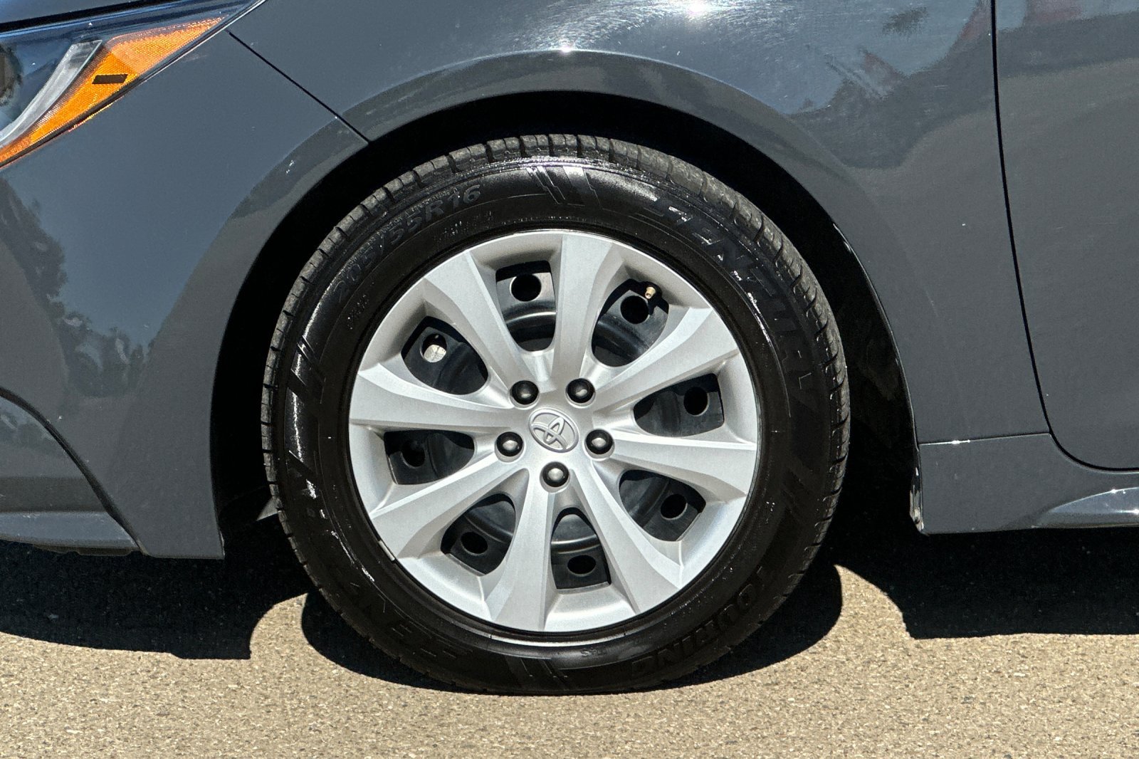 Used 2024 Toyota Corolla LE FWD image 43