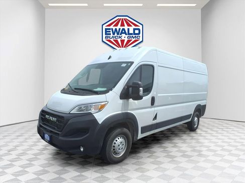 Used 2026 RAM ProMaster 2500 w/ Convenience Group FWD image 1
