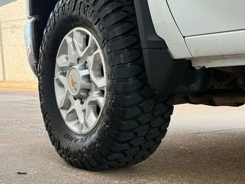 Used 2020 Chevrolet Silverado 2500 LT w/ Z71 Off-Road Package AWD/4WD image 24