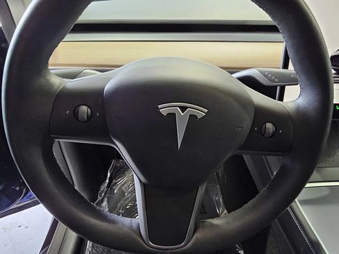 Used 2025 Tesla Model Y Long Range AWD/4WD image 14
