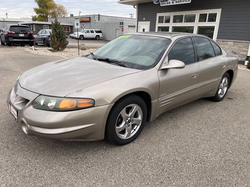 Used 2004 Pontiac Bonneville SLE image 1