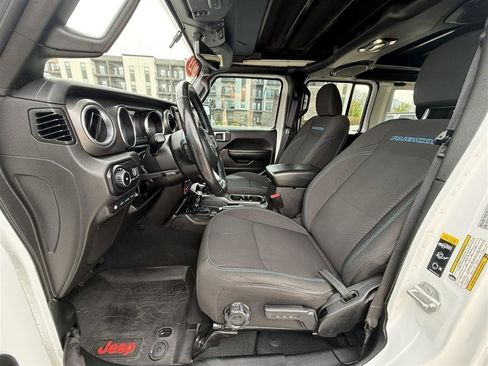Used 2023 Jeep Wrangler Unlimited Rubicon 4xe w/ Cold Weather Group AWD/4WD image 25