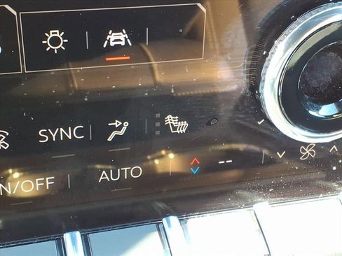 Used 2025 GMC Acadia Elevation image 20