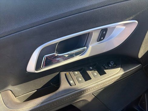 Used 2017 Chevrolet Equinox LT w/ Convenience Package FWD image 18