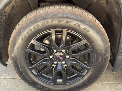Used 2022 GMC Sierra 1500 Elevation w/ Preferred Package AWD/4WD image 11