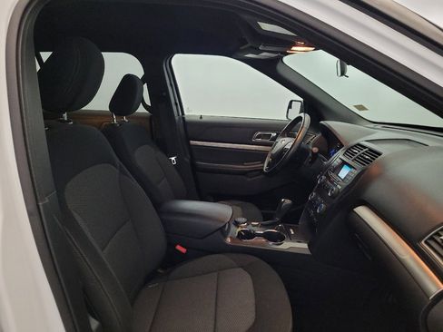 Used 2018 Ford Explorer XLT AWD/4WD image 21
